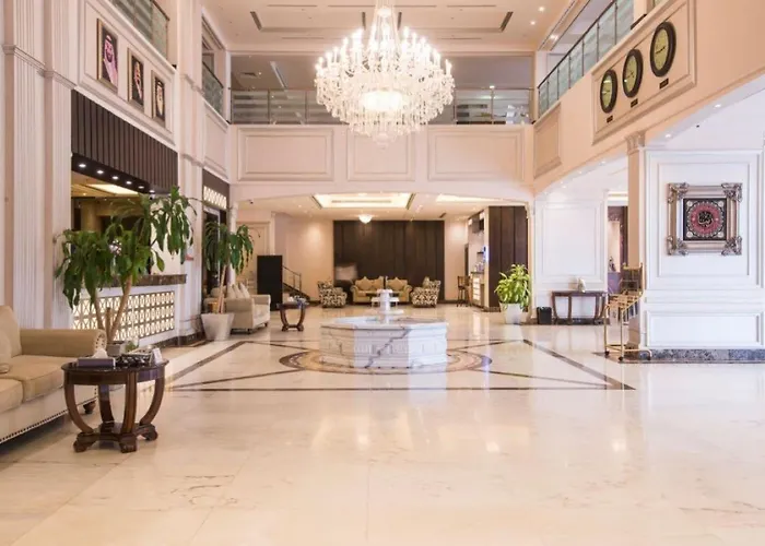 Lahoya Hotel & Suites