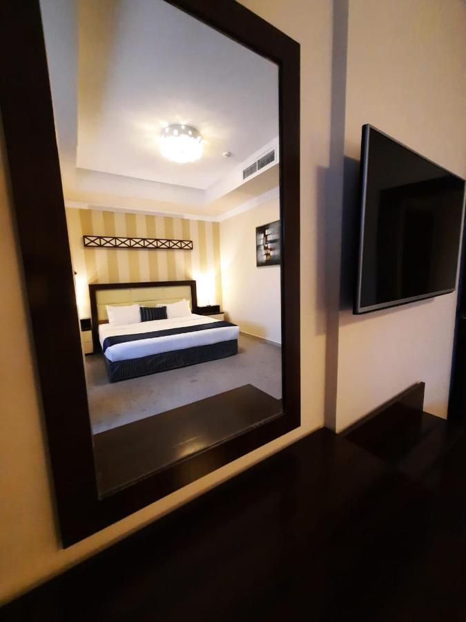 Lahoya & Hotel