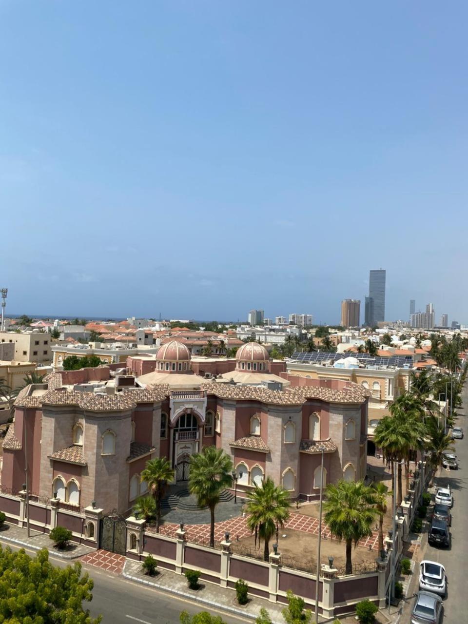 Lahoya & Hotel 4*