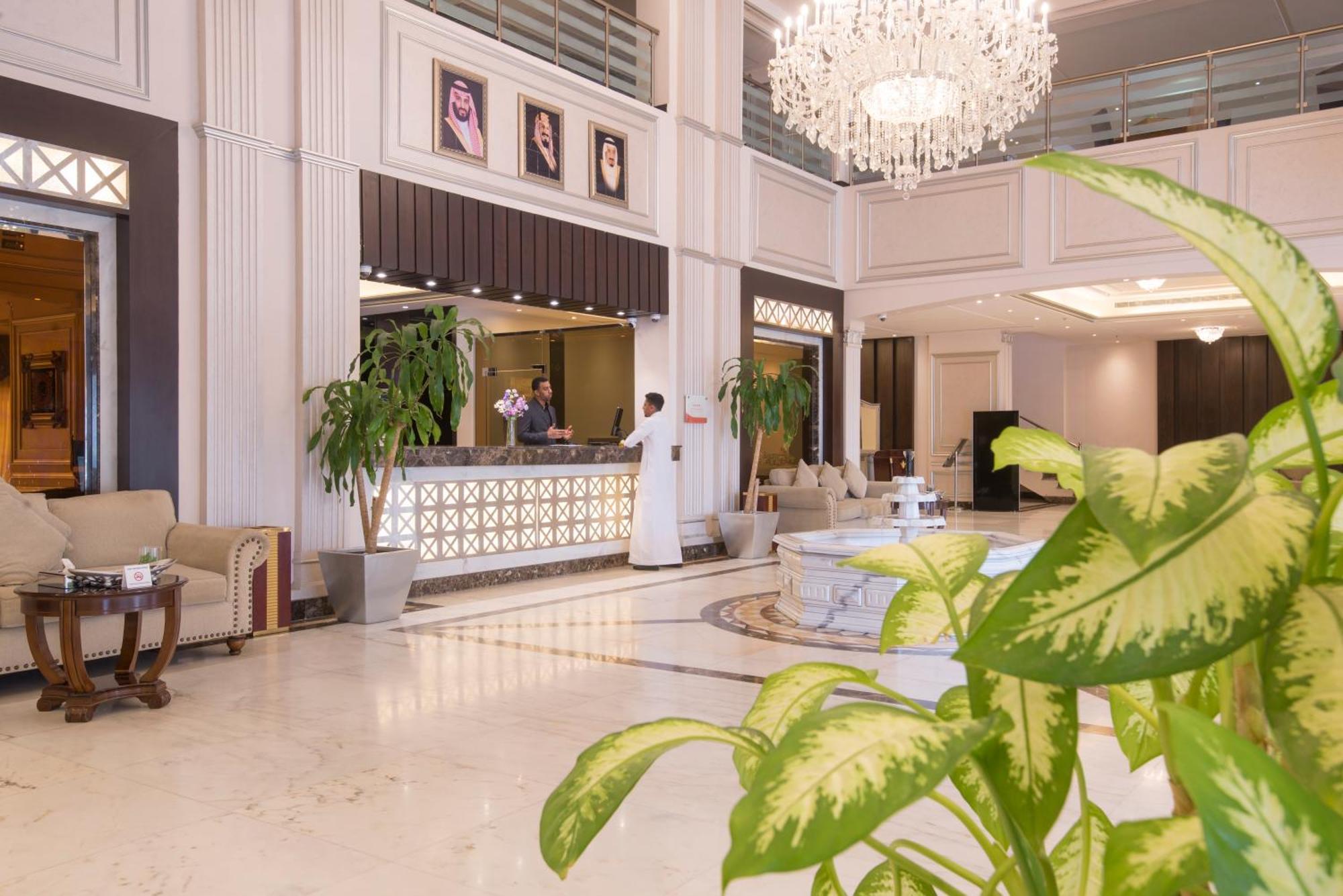 Hotel Lahoya &